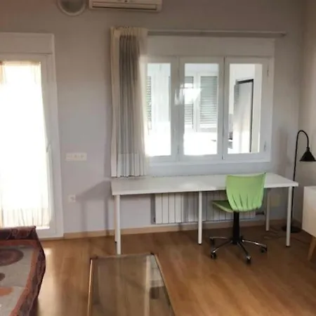 Estudio Buhardilla Completo דירה